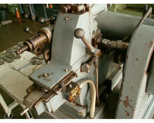 Automatische Abwälzfräsmaschine Fabr. MORAT Typ B 9 - Bild 4