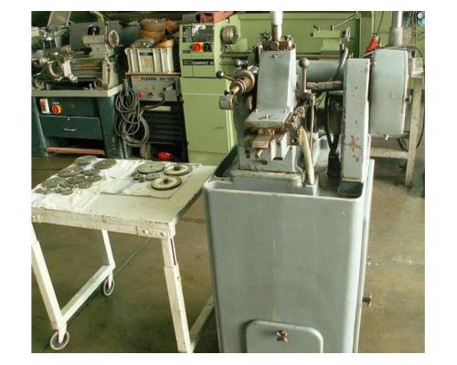 Automatische Abwälzfräsmaschine Fabr. MORAT Typ B 9 - Bild 6
