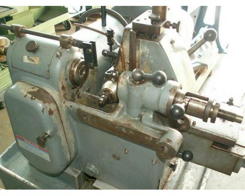 Automatische Abwälzfräsmaschine Fabr. MORAT Typ B 9 - Bild 7