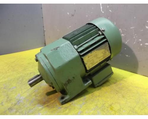 Getriebemotor 0,55 kW 177 U/min von SEW Eurodrive – R32DT71D2 - Bild 1