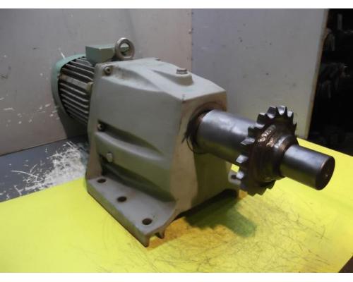 Getriebemotor 0,9/1,5 kW 16/31,5 U/min von VEM – ZG4KMRB100S8-4 - Bild 6