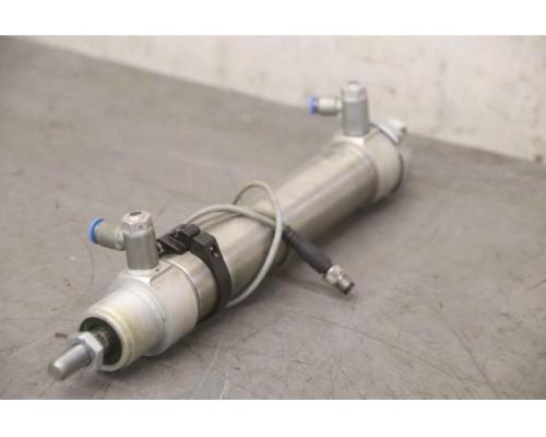 Pneumatikzylinder mit Näherungsschalter von Festo – DSNU-32-125-PPS-A - Bild 1