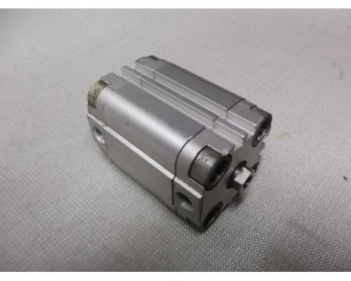Kompaktzylinder von Festo – ADVU-32-30-PA - Bild 2