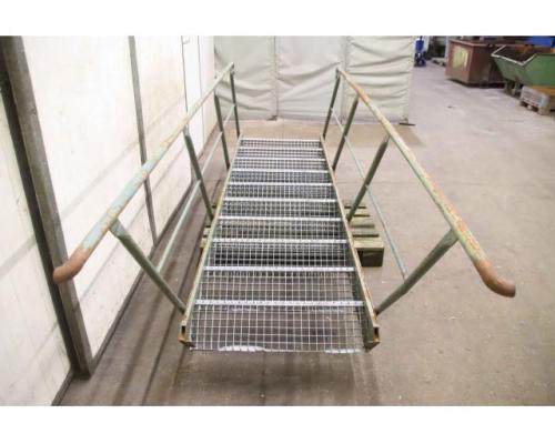 Stahltreppe von Stahl – Höhe 2140 mm  Geländer beidseitig - Bild 4
