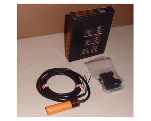 Induktiver Sensor von IFM – IA-3010-BPKG - Bild 1