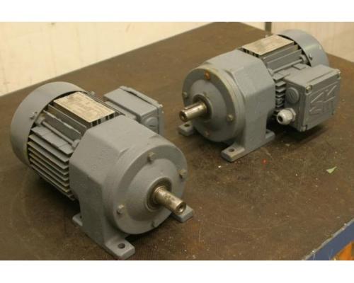 Getriebemotor 0,15 kW 49 U/min von SEW EURODRIVE – R32DT71C6 - Bild 1