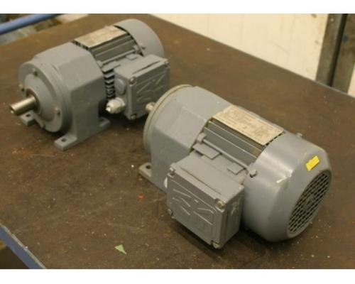 Getriebemotor 0,15 kW 49 U/min von SEW EURODRIVE – R32DT71C6 - Bild 3