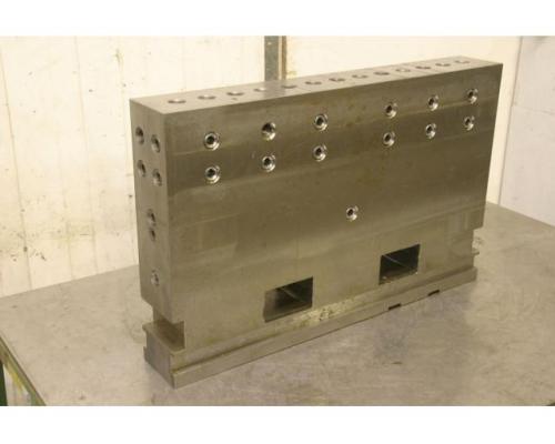 Aufspannplatte Fräsauflage von unbekannt – 700/107/H440 mm - Bild 3