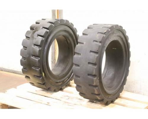 Vollgummi Reifen 2 Stück von CLARK – 28×9-15 (8.15-15)  RIM 7-00-15 - Bild 1