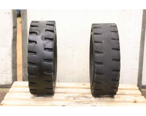 Vollgummi Reifen 2 Stück von CLARK – 28×9-15 (8.15-15)  RIM 7-00-15 - Bild 3