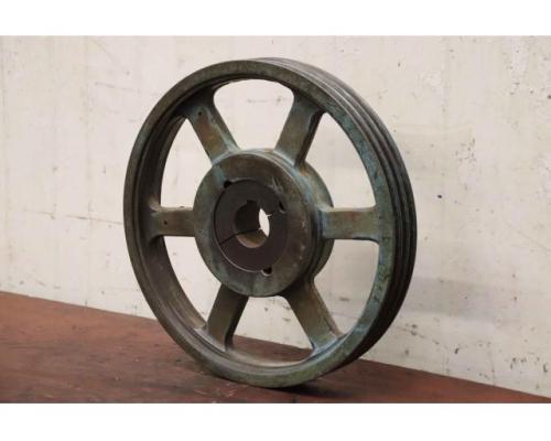 Keilriemenscheibe 3-rillig von Guss – SPA 355×3  (13 mm) - Bild 1