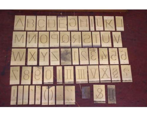 Buchstabenschablonen Negativschablonen von unbekannt – Buchstaben  Zahlen Symbole - Bild 6