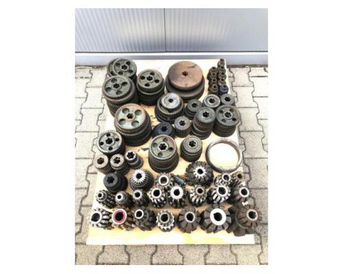 Zahnrad Abwälzfräsmaschine STAEHELY SN 505-1 - Bild 12