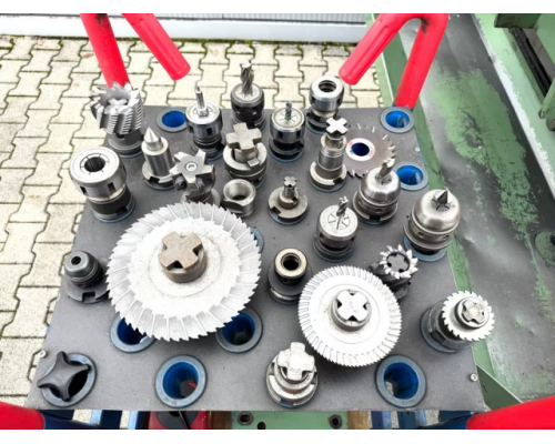 Werkzeugfräsmaschine TOS FNGJ 40 mit 3-Achs Heidenhain Digitalanzeige  - - Bild 7