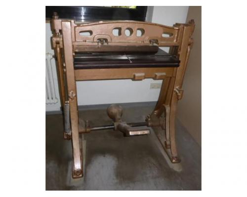 Krause schwere Pappen Stauch- und Biegemaschine Pappennutmaschine