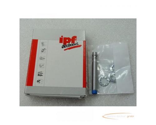 IPF Elektronik IN080276 Induktiver Sensor plus M8x1 10 - 30 VDC 200 mA - ungebraucht - in geöffneter - Bild 1