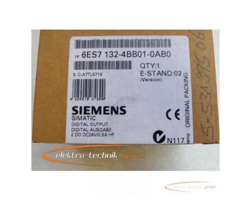 Siemens SIMATIC 6ES7132-4BB01-0AB0 Digital Output E-Stand 02 , Inhalt 5 Stck. -ungebraucht- - Bild 2