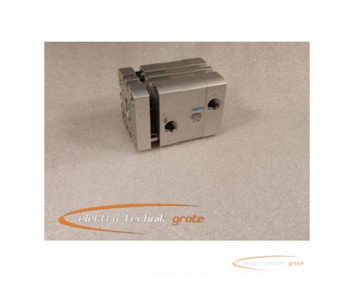 Festo Kompaktzylinder ADNGF-32-5-P-A Mat.-Nr.: 554238 Serie D108 ungebraucht - Bild 1