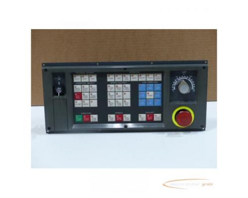 Fanuc A02B0099-C150 / MB + A16B-2300-0110 / 01A Operator's Panel - Bild 1