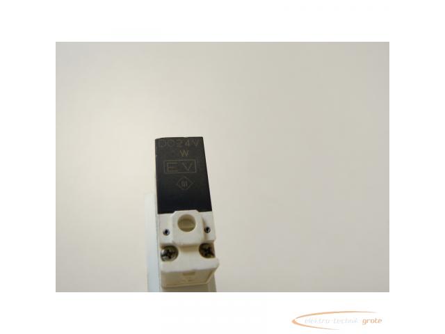 SMC VQ2101N-5-Q Magnetventil 24V DC Spulenspannung - 3
