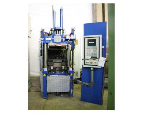 FREUDENBERG Spritzgiessmaschine - Sondermaschine FAINJECT 2000 - Bild 1