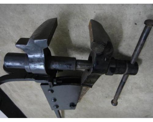 Schmiedeschraubstock, Flaschenschraubstock, Schrau